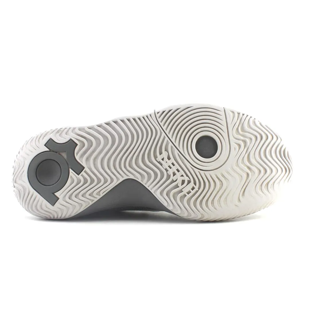 NIKE TREY 5
